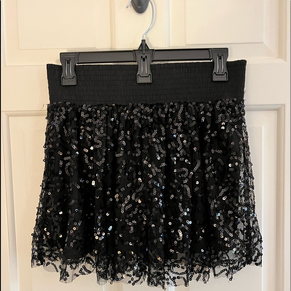 Black sequin short skirt medium - Picture 2 of 7